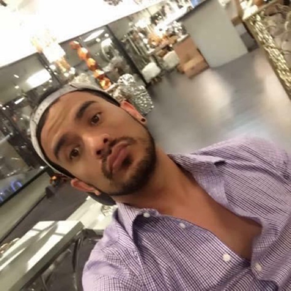 Meet your Posher, Luis
